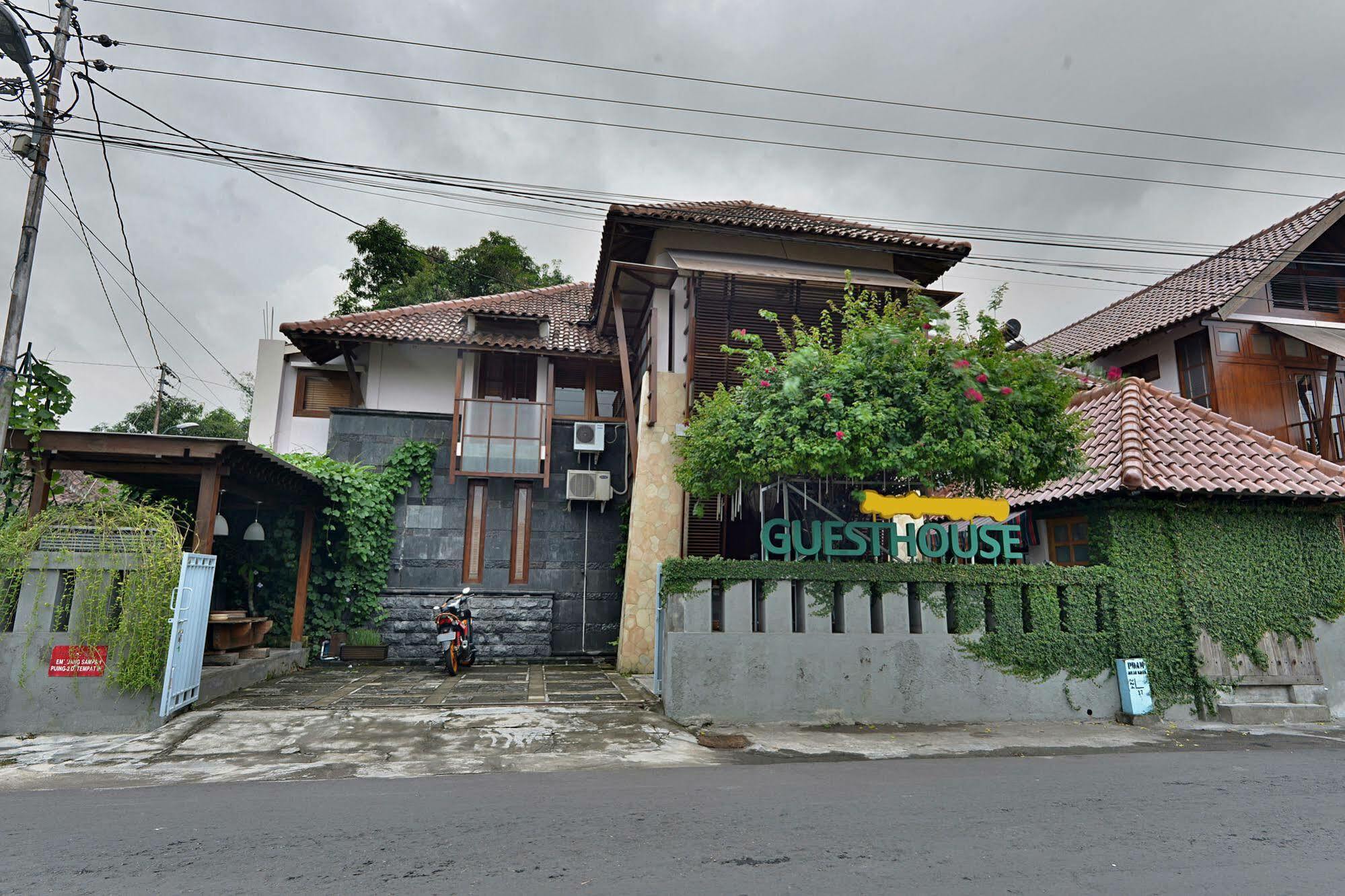 Tegal Panggung Guest House Yogyakarta Exterior foto