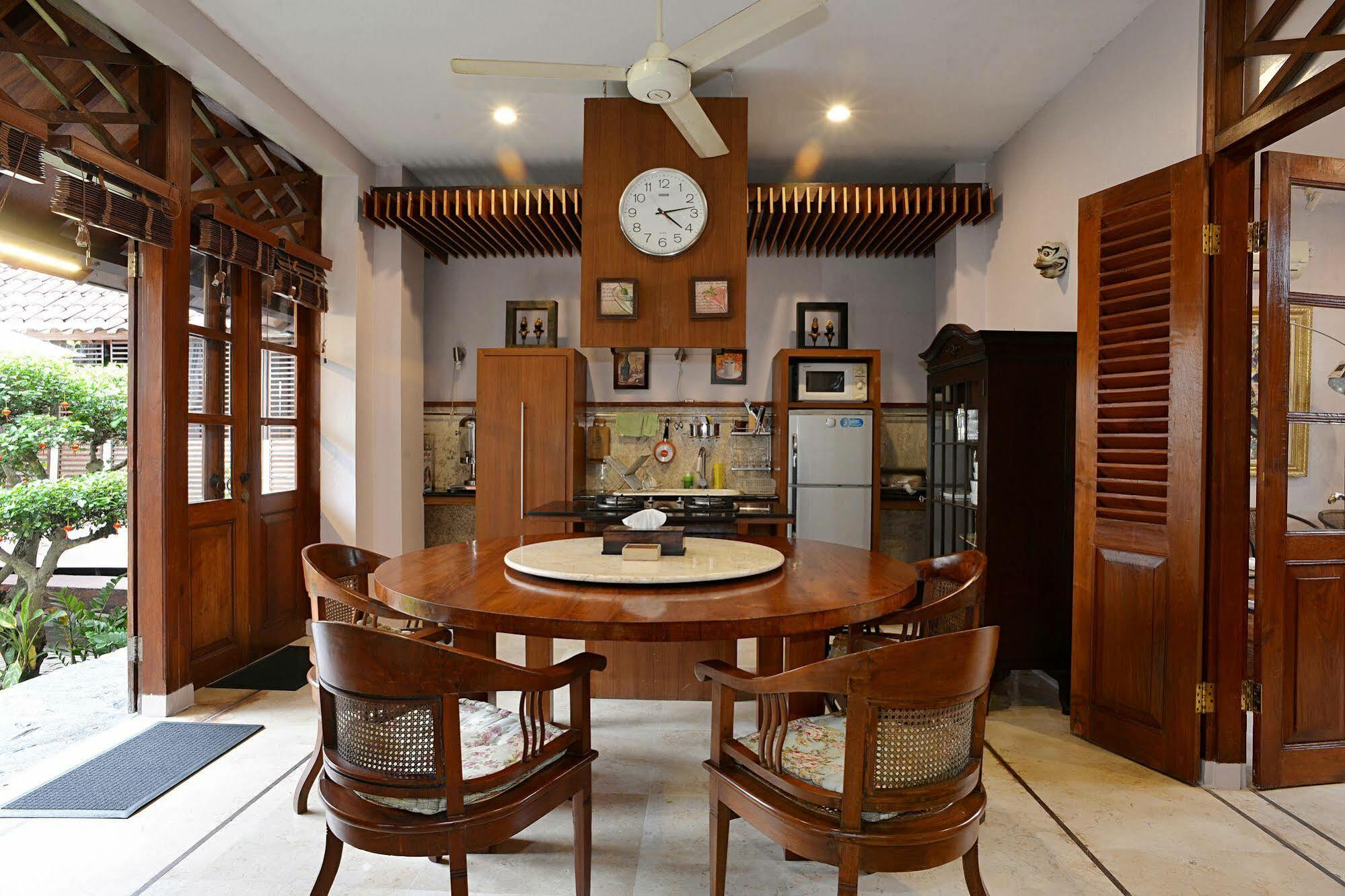Tegal Panggung Guest House Yogyakarta Exterior foto